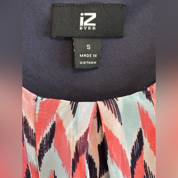 IZ Byer Dress Size S Blue/Pink/White Pattern Ruffle Trim - Picture 5 of 5